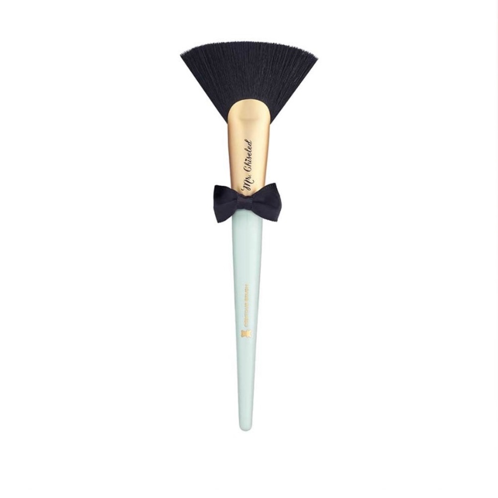 Too Faced Mr. Chiseled Contouring Brush